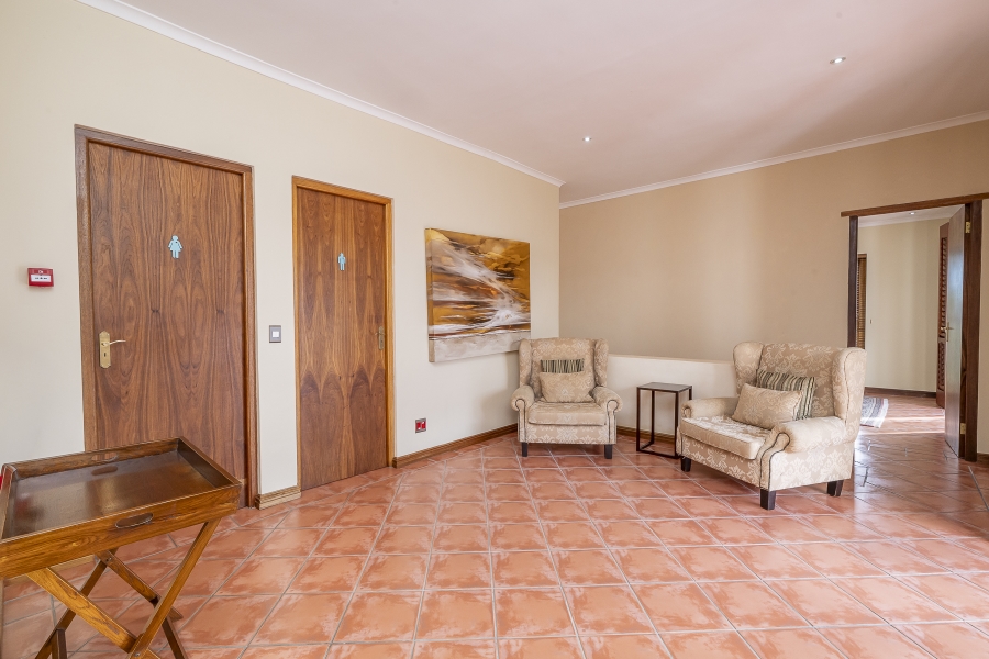 7 Bedroom Property for Sale in Stellenbosch Farms Western Cape